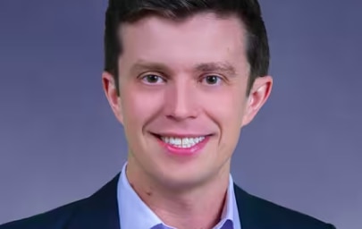 Junpo Džang (Yun-Po Zhang)